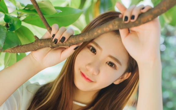 君子兰是喜阴还是喜阳植物(一君子兰花叶发黄是什么原因？)