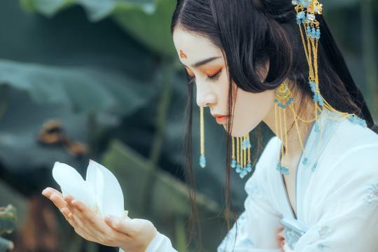 口感浓郁鲜香，一道经典重庆菜：肥肠炖黄豆。