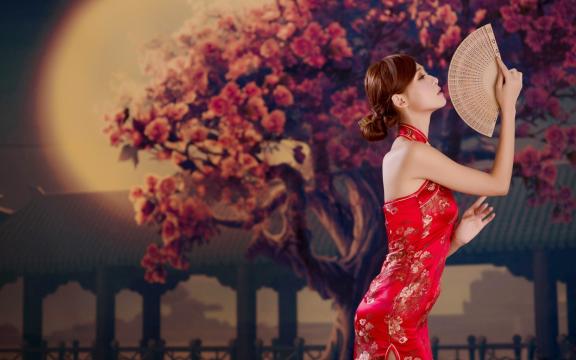 女人天天喝牛奶有什么好处和坏处(每天都喝纯牛奶好吗？)