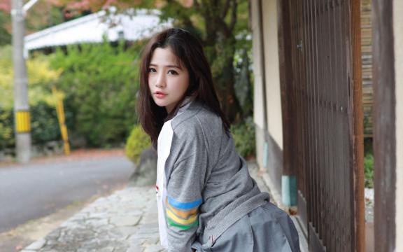 三角梅叶子发黄掉叶子怎么办(三角梅叶子发黄的原因及解决方法)