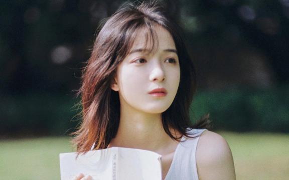 装满热水的杯子水凉了拧不开(杯子里装了热水凉了以后打不开了怎么办啊)